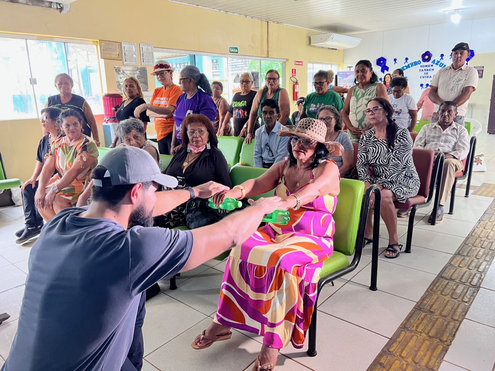 Ação aconteceu na tarde de quarta-feira (12), reunindo dezenas de participantes das atividades regulares do espaço
