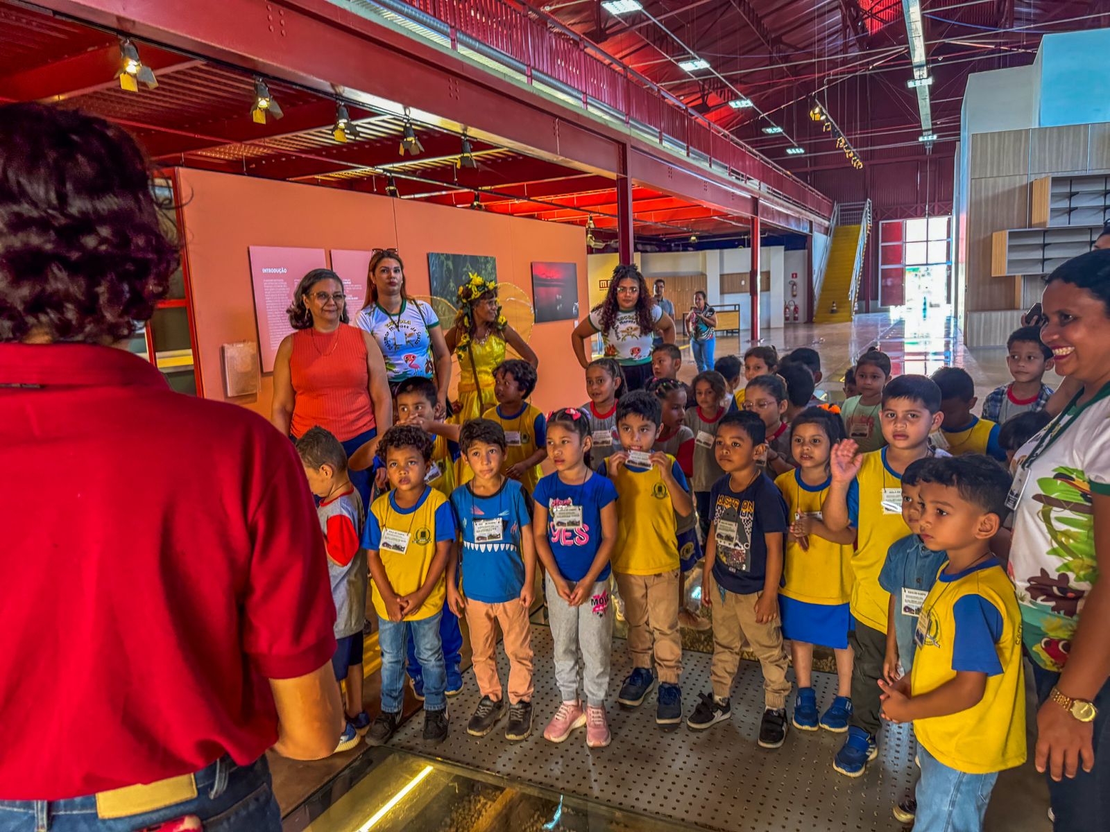 Cerca de 40 alunos conheceram de perto o Complexo da Estrada de Ferro Madeira-Mamoré