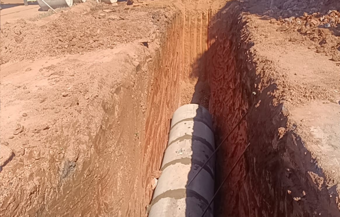 Seinfra segue com os serviços que visam a drenagem de vias dentro do perímetro urbano do município