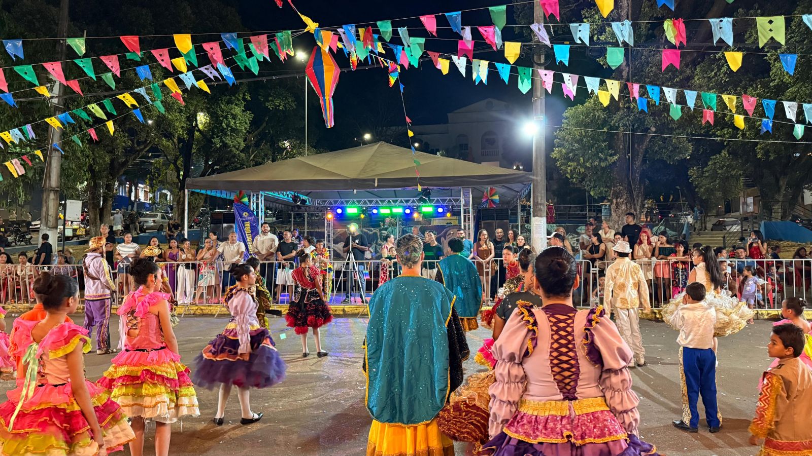 Um dos eventos aconteceu na região central da capital durante mais uma edição do Arraial Mercado Cultural