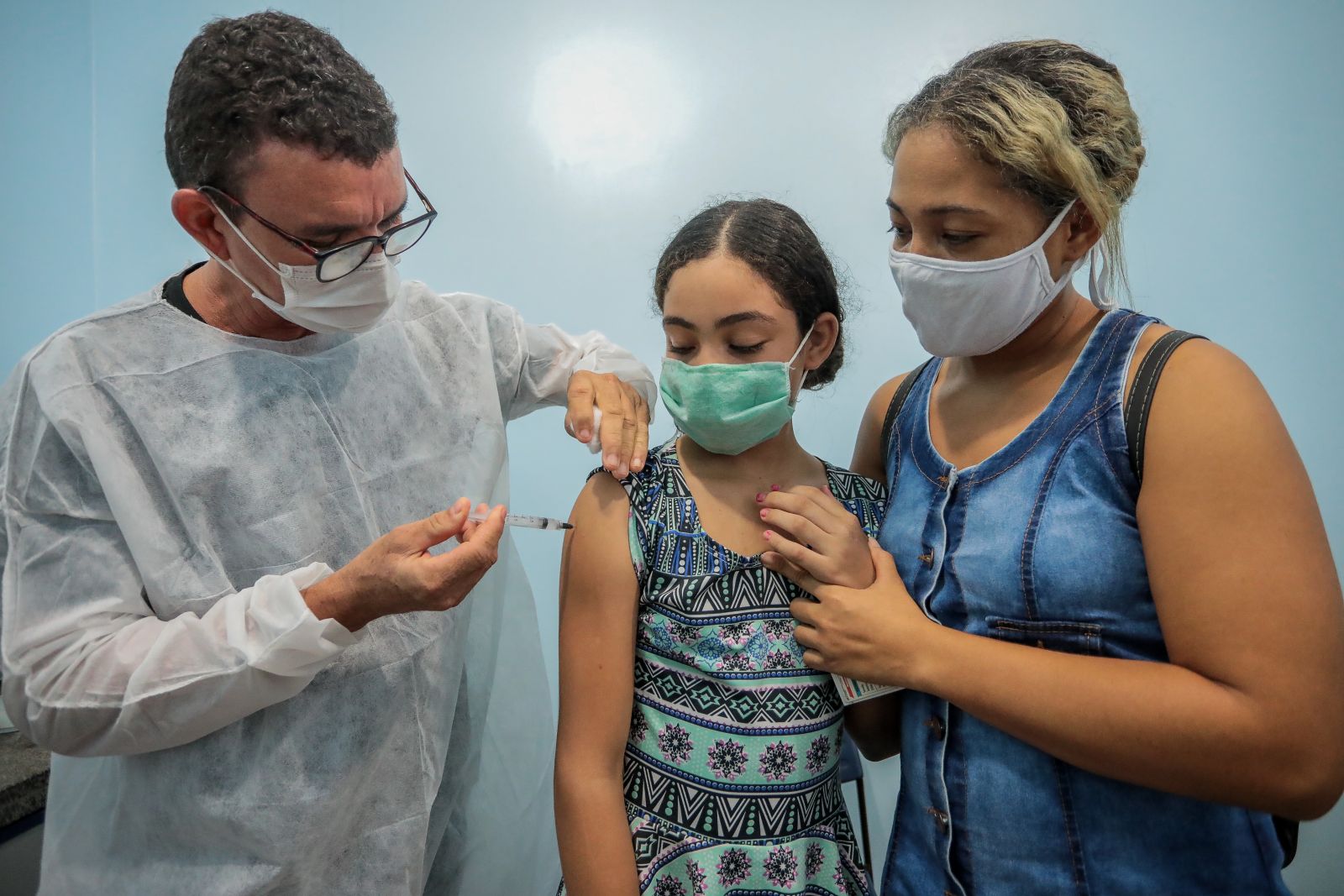 Sol Maria garantiu a imunização da filha de 12 anos