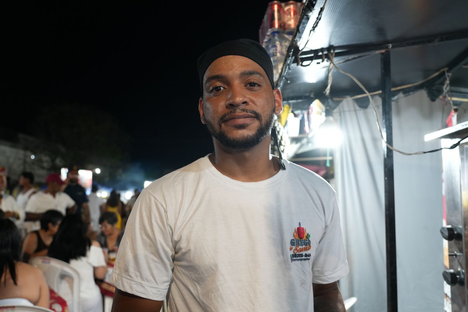 José Agnaldo, vendedor de churrasco grego, avalia positivamente o evento e seu impacto na economia local.