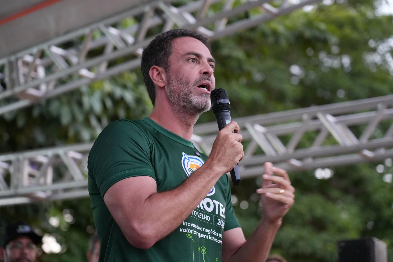 Léo Moraes falou sobre a importância da feira para consolidar o município como referência na produção agrícola 