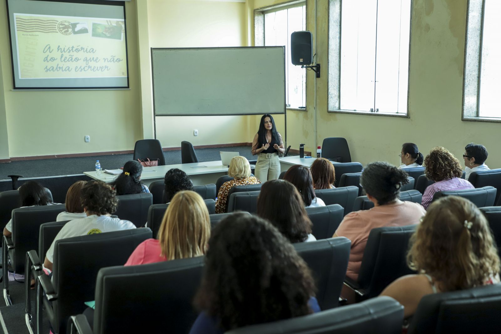 Capacitação reúne servidores no auditório da Biblioteca Francisco Meirelles