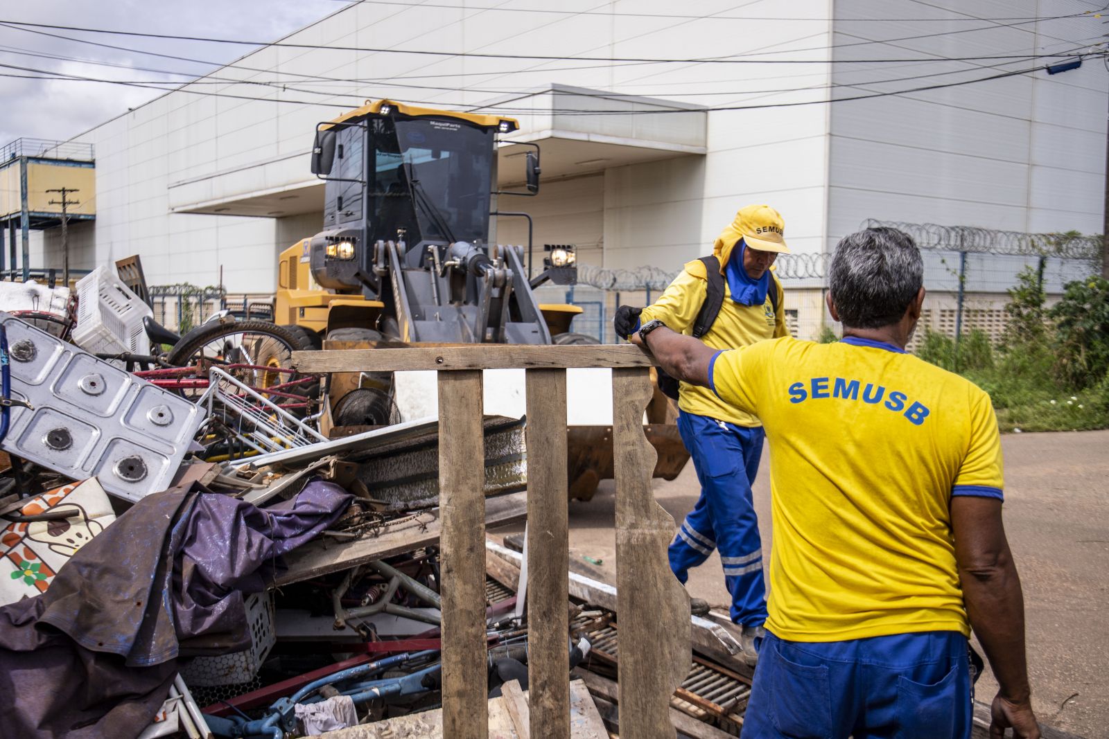 Na operação foram apreendidas 30 toneladas de materiais