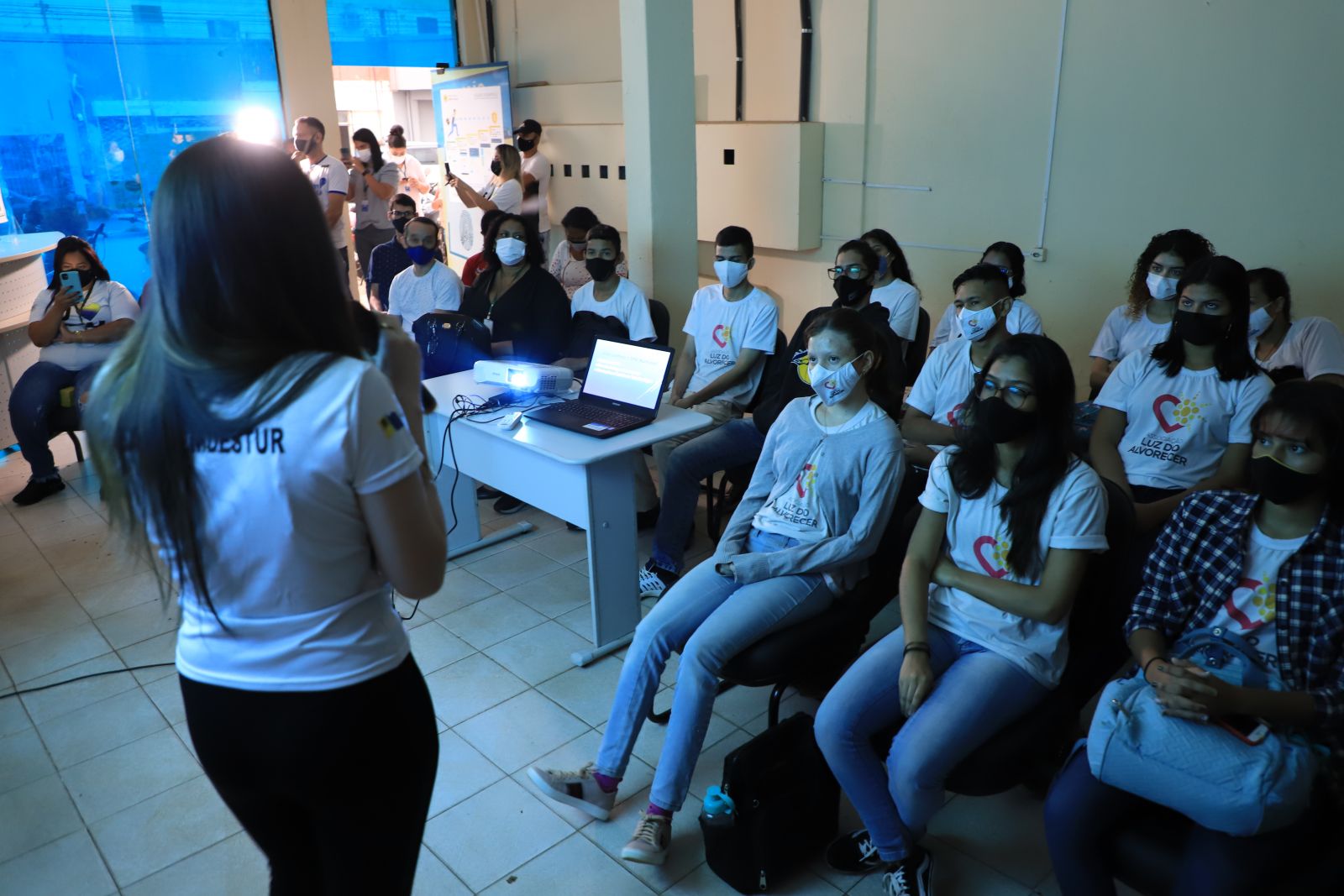 Proposta é capacitar, incentivar e encaminhar jovens ao mercado de trabalho