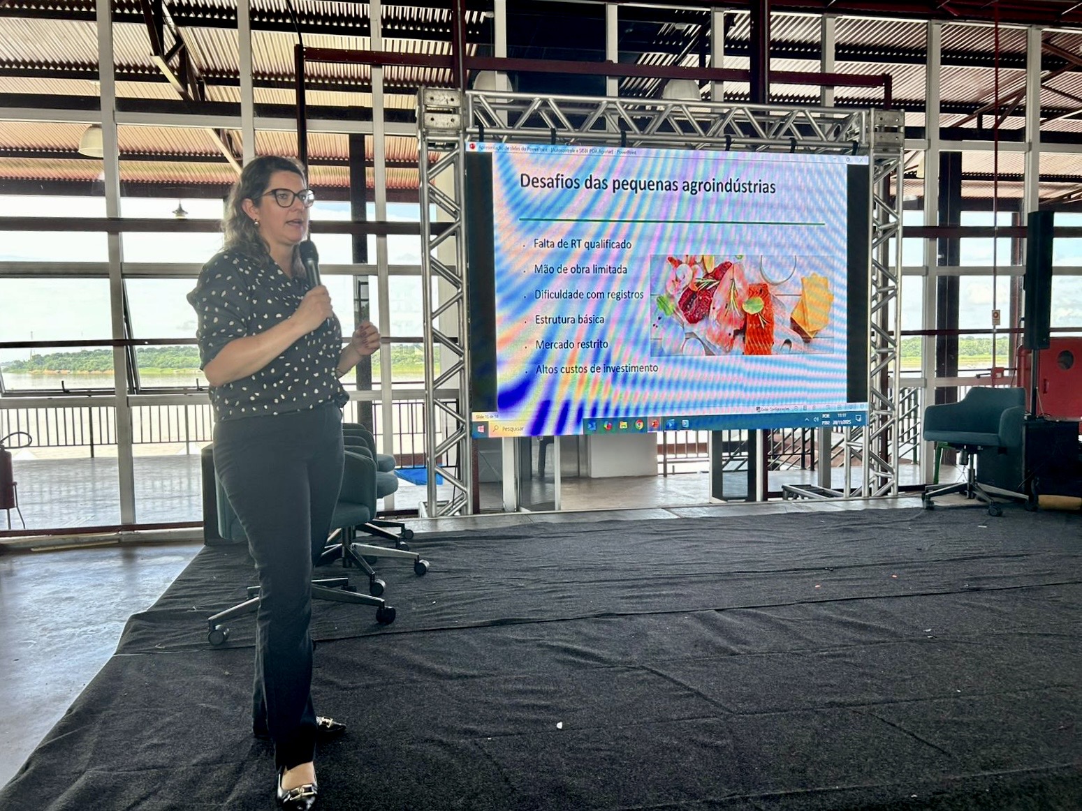 Palestra foi conduzida pela médica veterinária e consultora nacional Janice Schmit