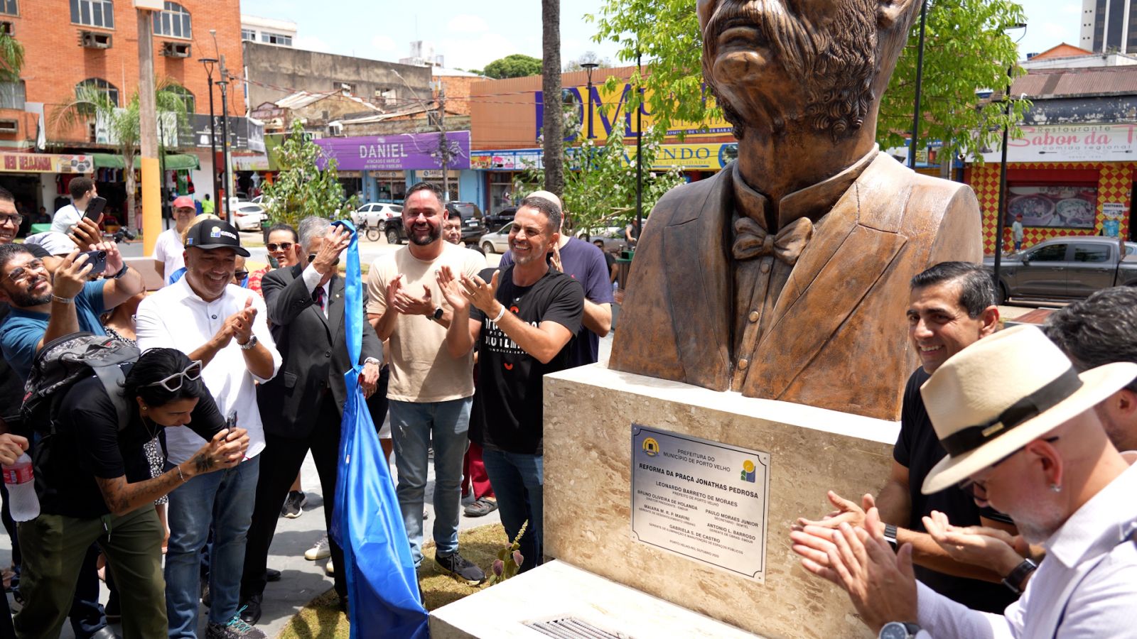 Historicamente considerada a primeira praça construída no estado de Rondônia