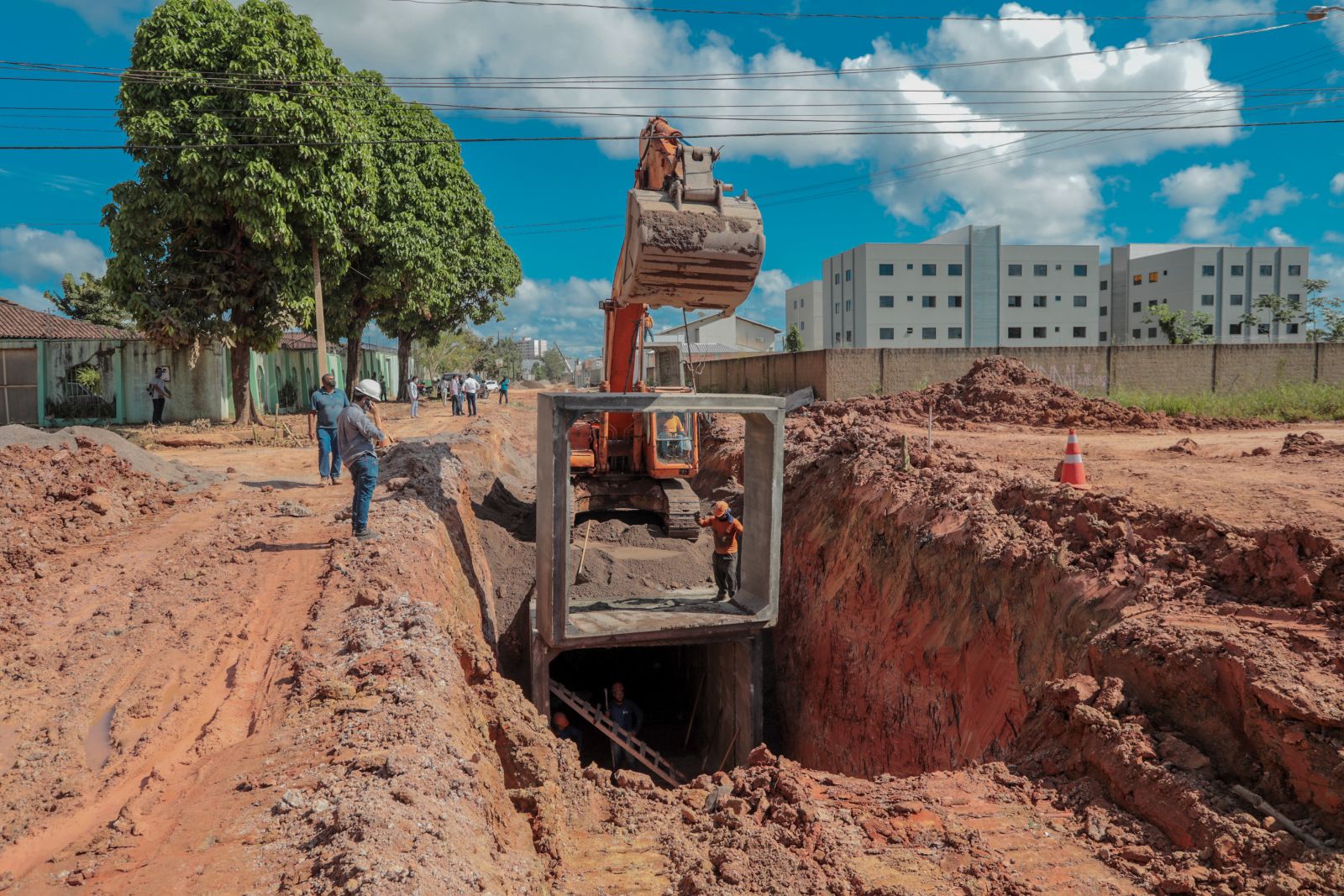 Drenagem e asfalto chegarão a ruas do bairro Jardim Santana 