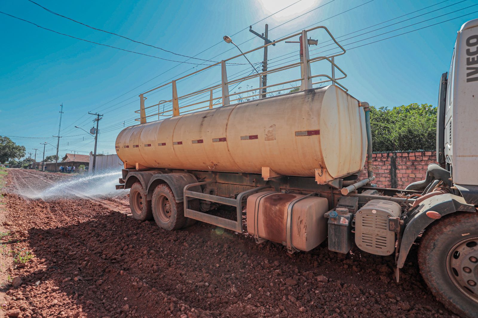 Ruas são preparadas para receber o asfaltamento