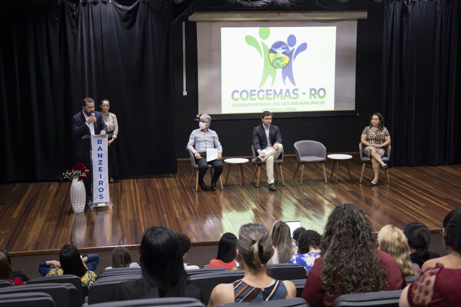Entre as pautas debatidas estão a organização e estruturação dos fundos da infância e da adolescência