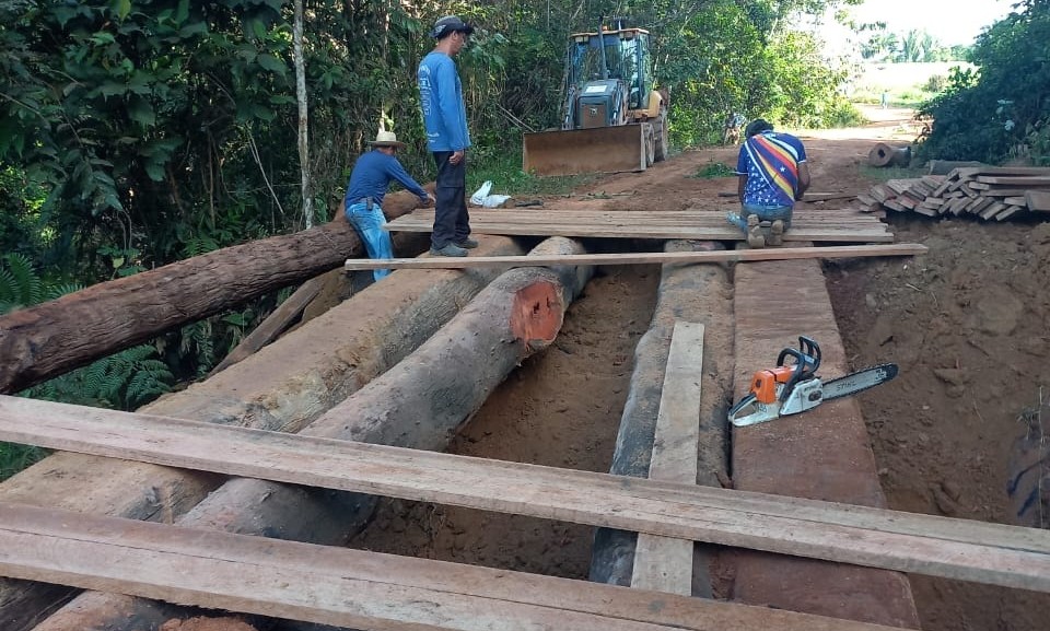 Pontes foram recuperadas pela equipe da Semagric