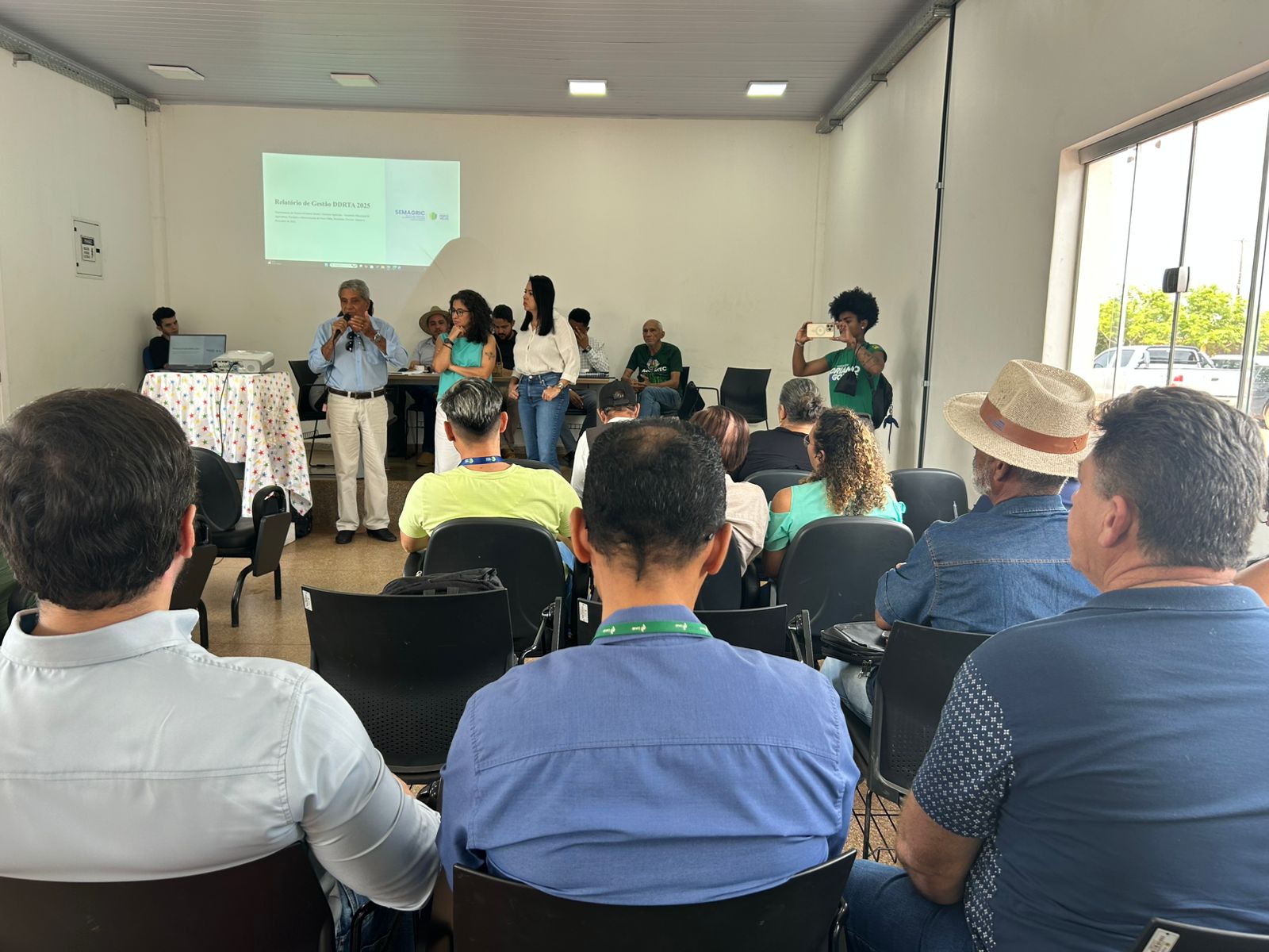 Entre os principais pontos da pauta esteve a prestação de contas do Programa Porteira Adentro