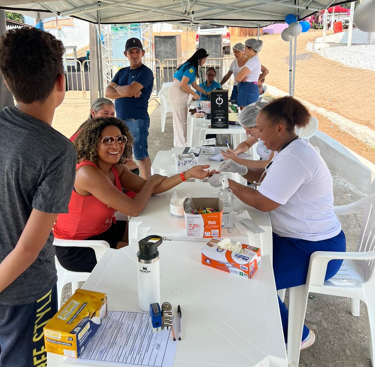 Unidade local criou o projeto "Saúde na Tenda" para atender o maior número de pessoas