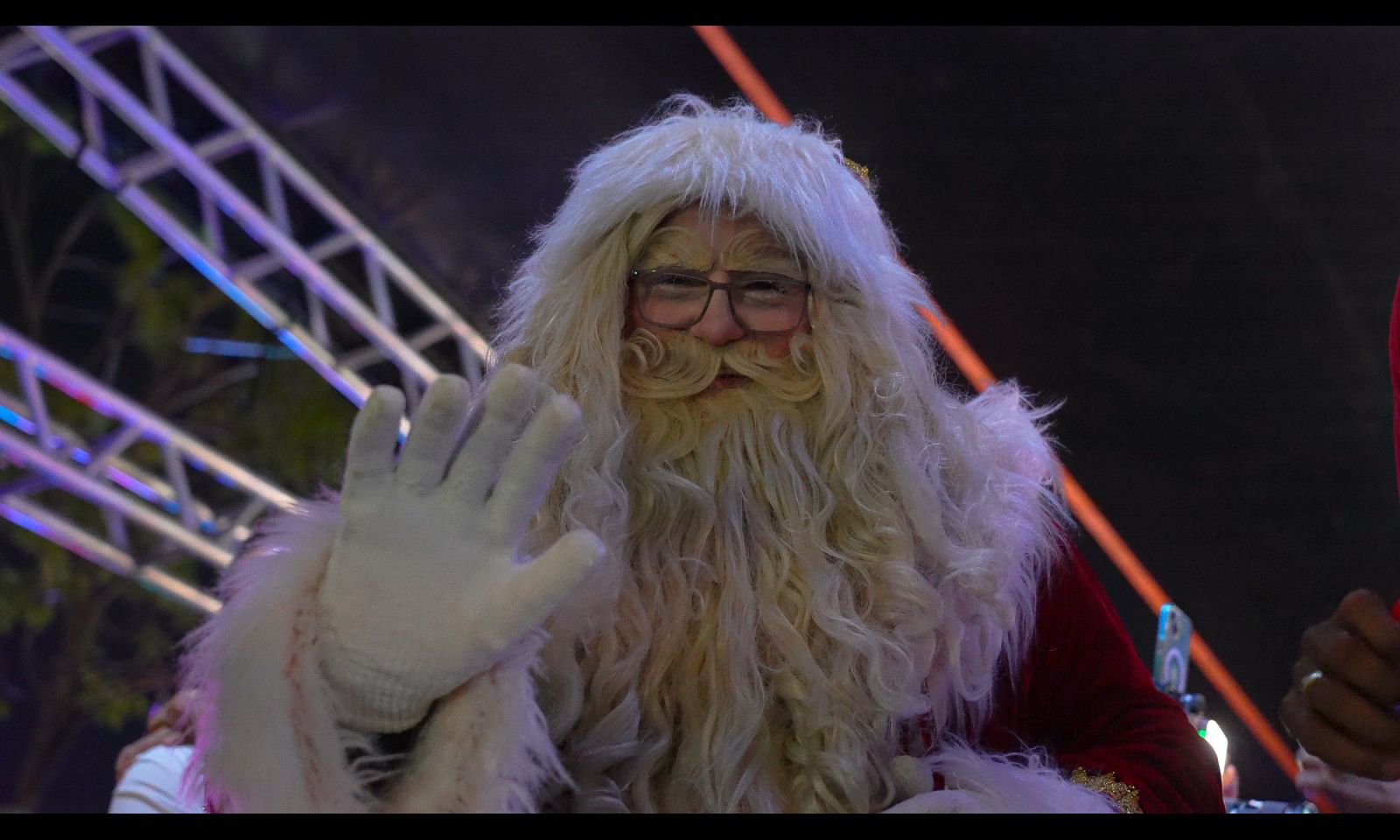 Natal é magia no Parque da Cidade, com luzes, decoração especial e o Papai Noel encantando a todos