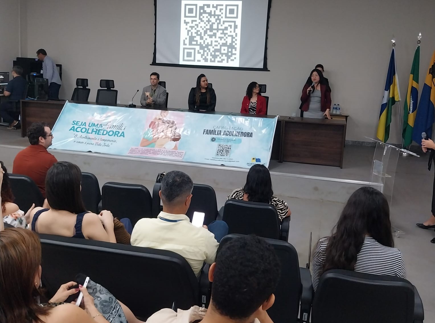 O objetivo do seminário é explicar e divulgar o serviço Família Acolhedora