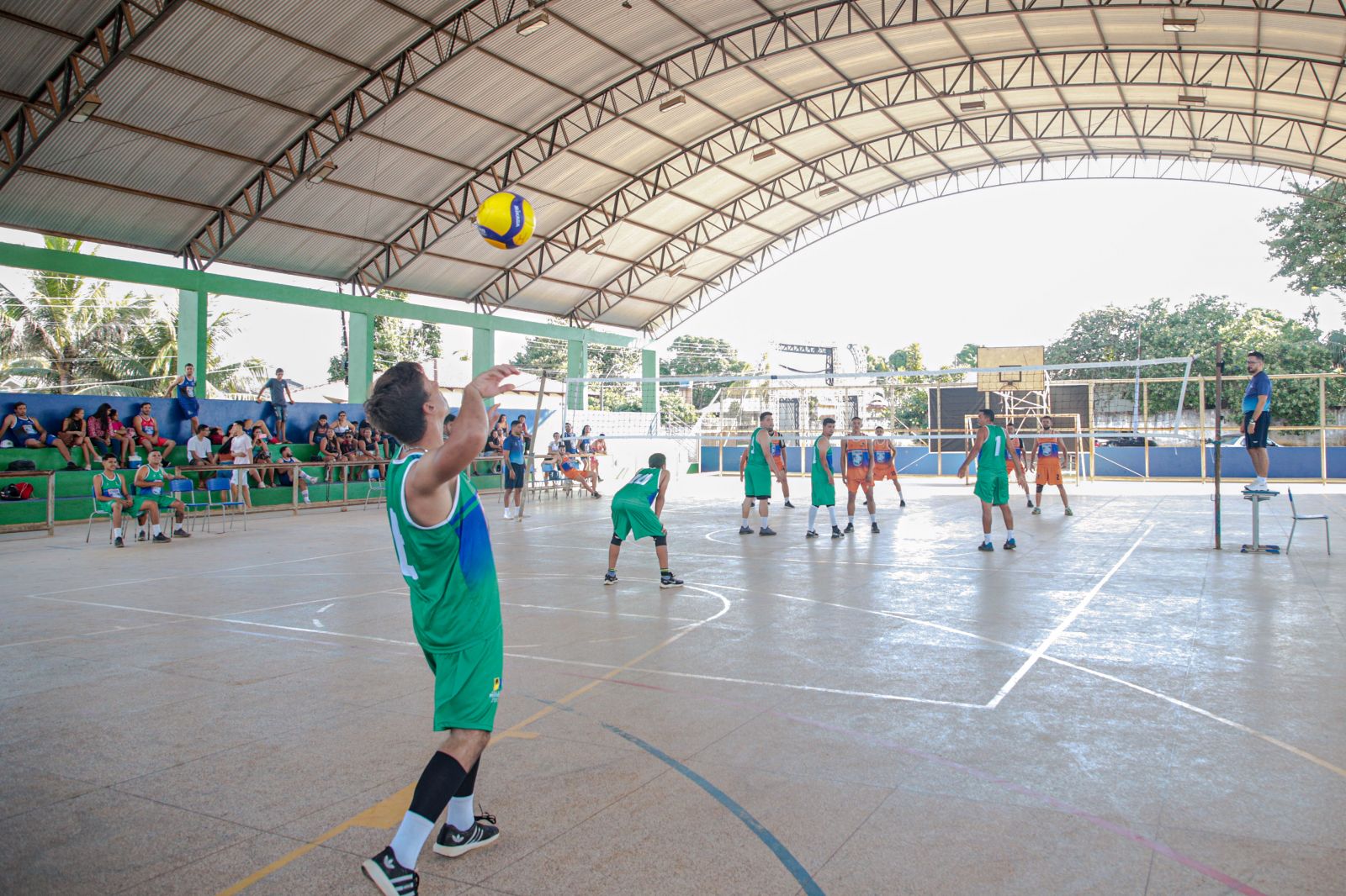 Cada time joga três partidas antes da decisão 