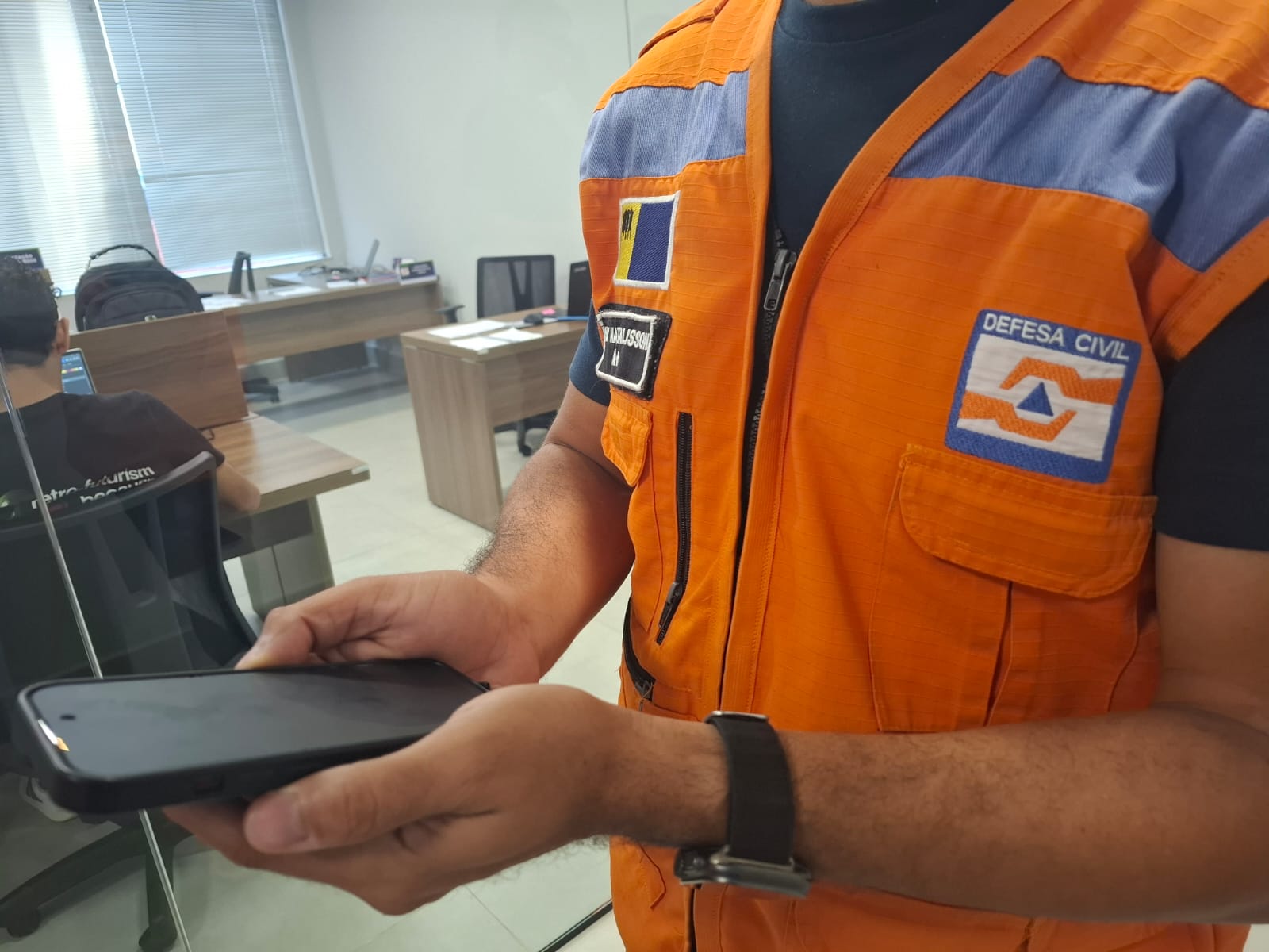 Celulares receberam mensagem de alerta e sinal sonoro