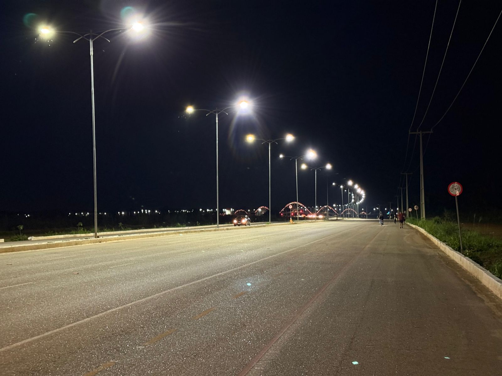Emdur restabelece iluminação da Avenida Santos Dumont