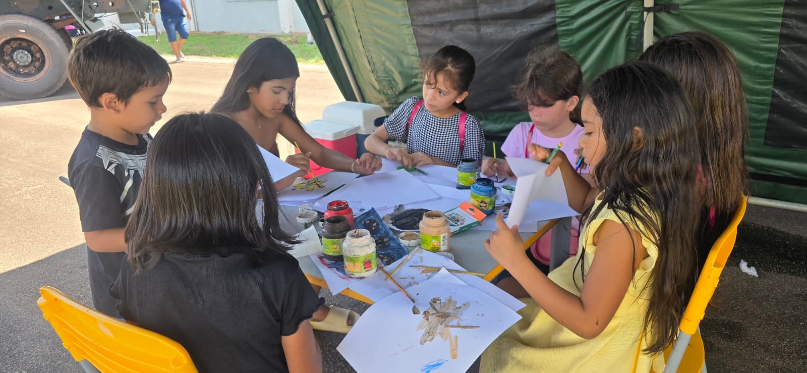 Atividades de esporte e recreação proporcioram as crianças diversão