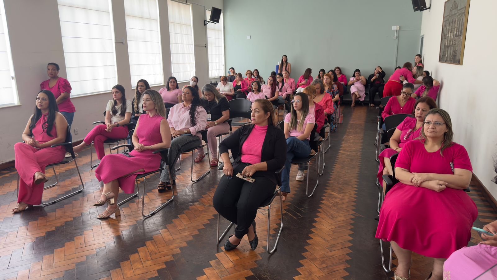  Palestra teve como objetivo o cuidado e prevenção ao câncer de mama.