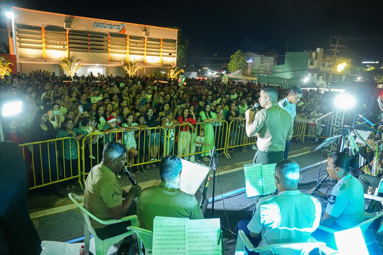 Presença da banda da 17ª Brigada marcou a noite da Cantata.