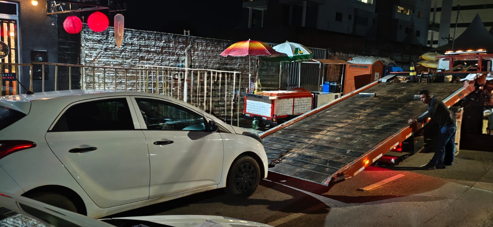 Veículo em área bloqueada pode sofrer multa e remoção