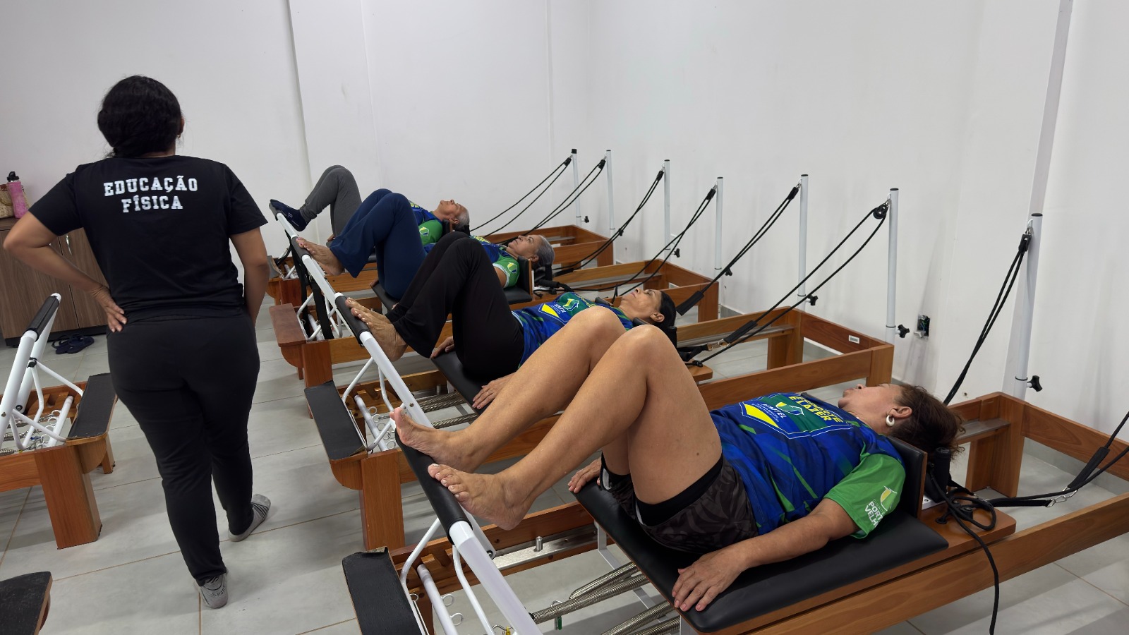 Pilates trabalha não apenas o fortalecimento físico, mas também o bem-estar geral dos alunos