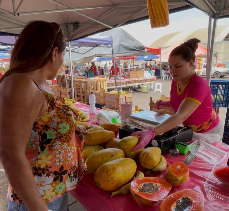 Para feirante Reane Alves Ferreira a feira é o ponto de encontro da comunidade com o produtor