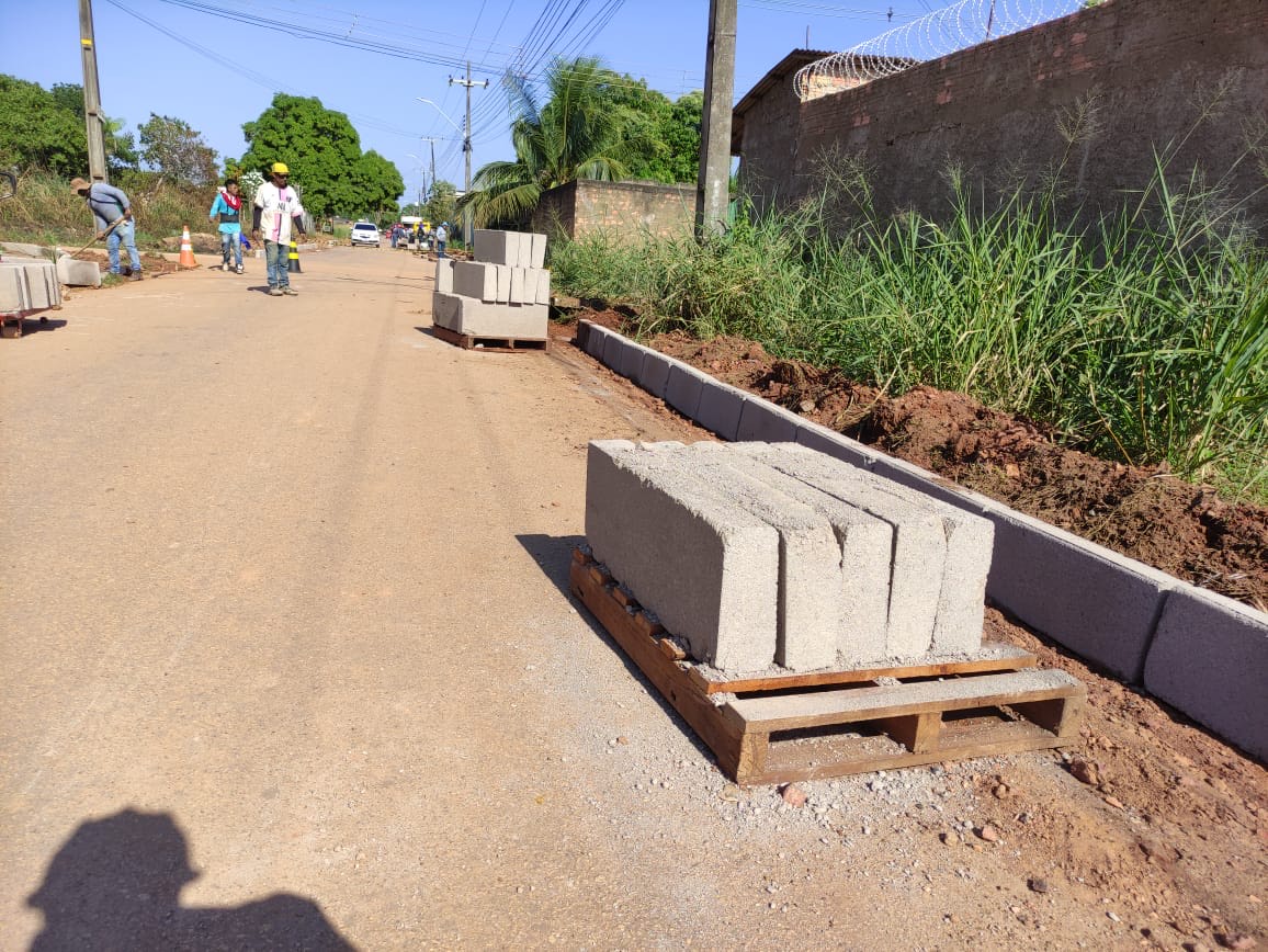 As obras de calçamento são terceirizadas e fiscalizadas pela Semob