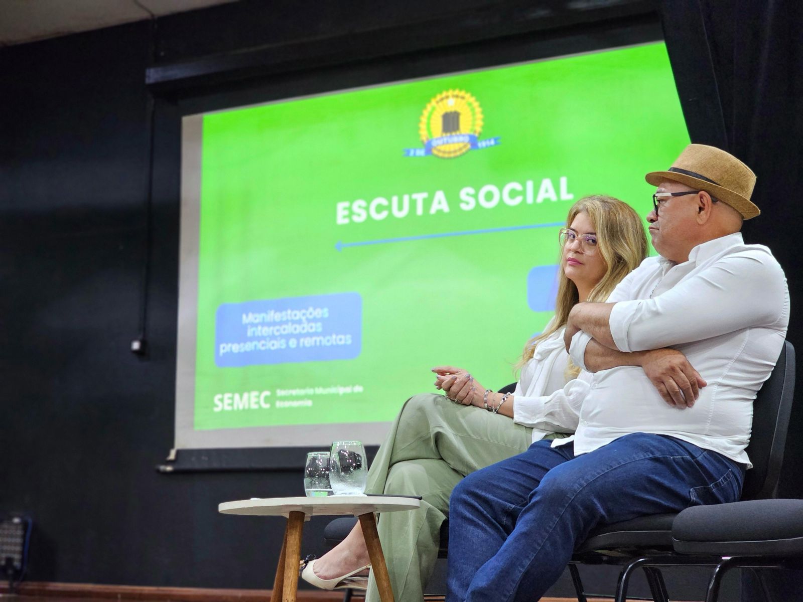 Audiência coordenada pela Semec, contou com participação de secretários e adjuntos municipais que dialogam com população