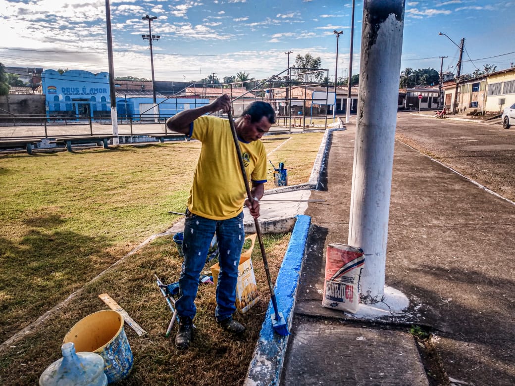 Semusb iniciou os trabalhos de pintura em praças 