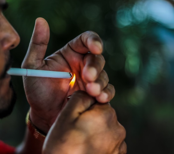 Qualquer cidadão que deseja se livrar do cigarro pode procurar as unidades básicas de saúde 