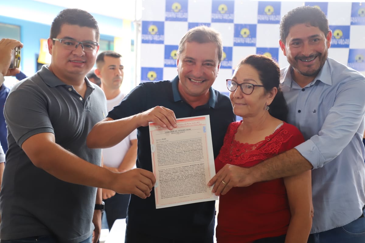 REGULARIZAR É PROGRESSO - Prefeitura entrega 648 títulos para famílias do Rosalina de Carvalho
