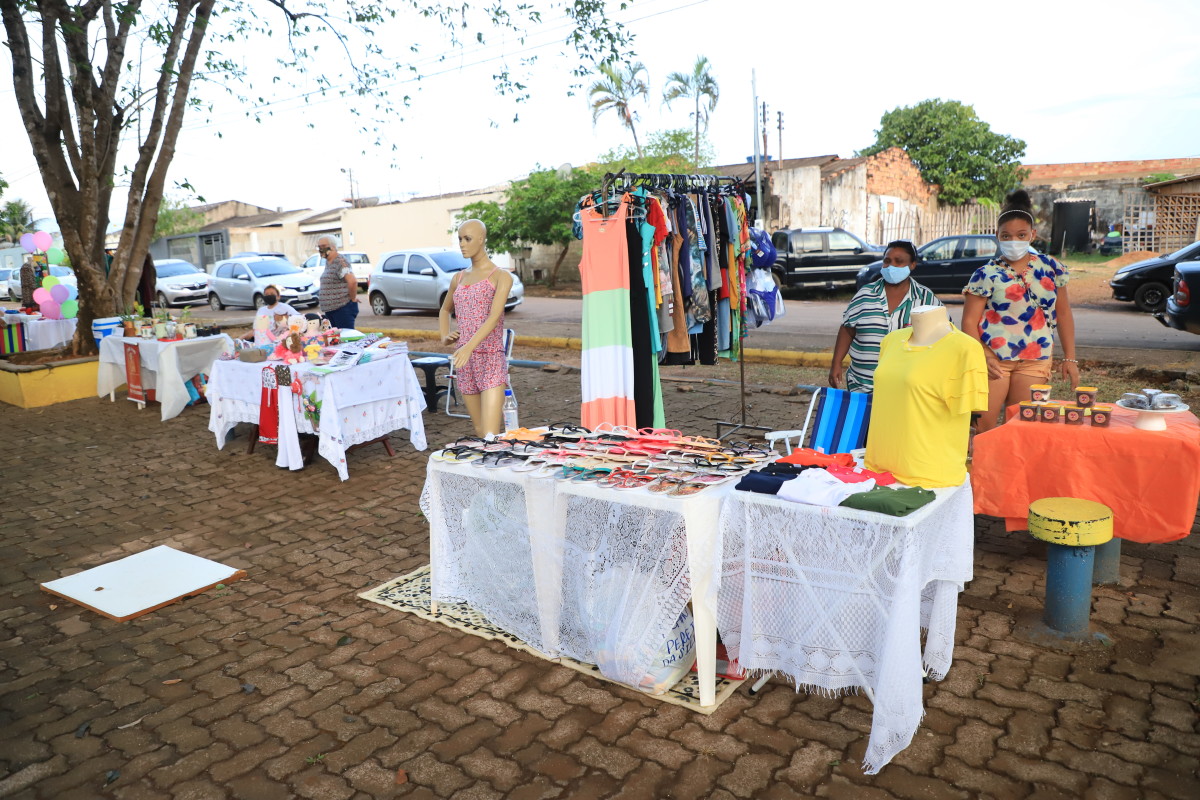 Feira Jardim das Artes na Praça Dominó