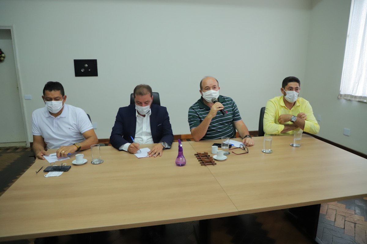 Reunião com vereadores e secretários