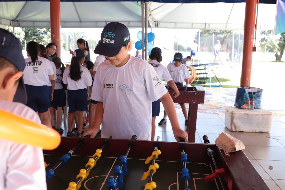Prefeitura leva atividades recreativas às crianças do projeto social da Base Aérea
