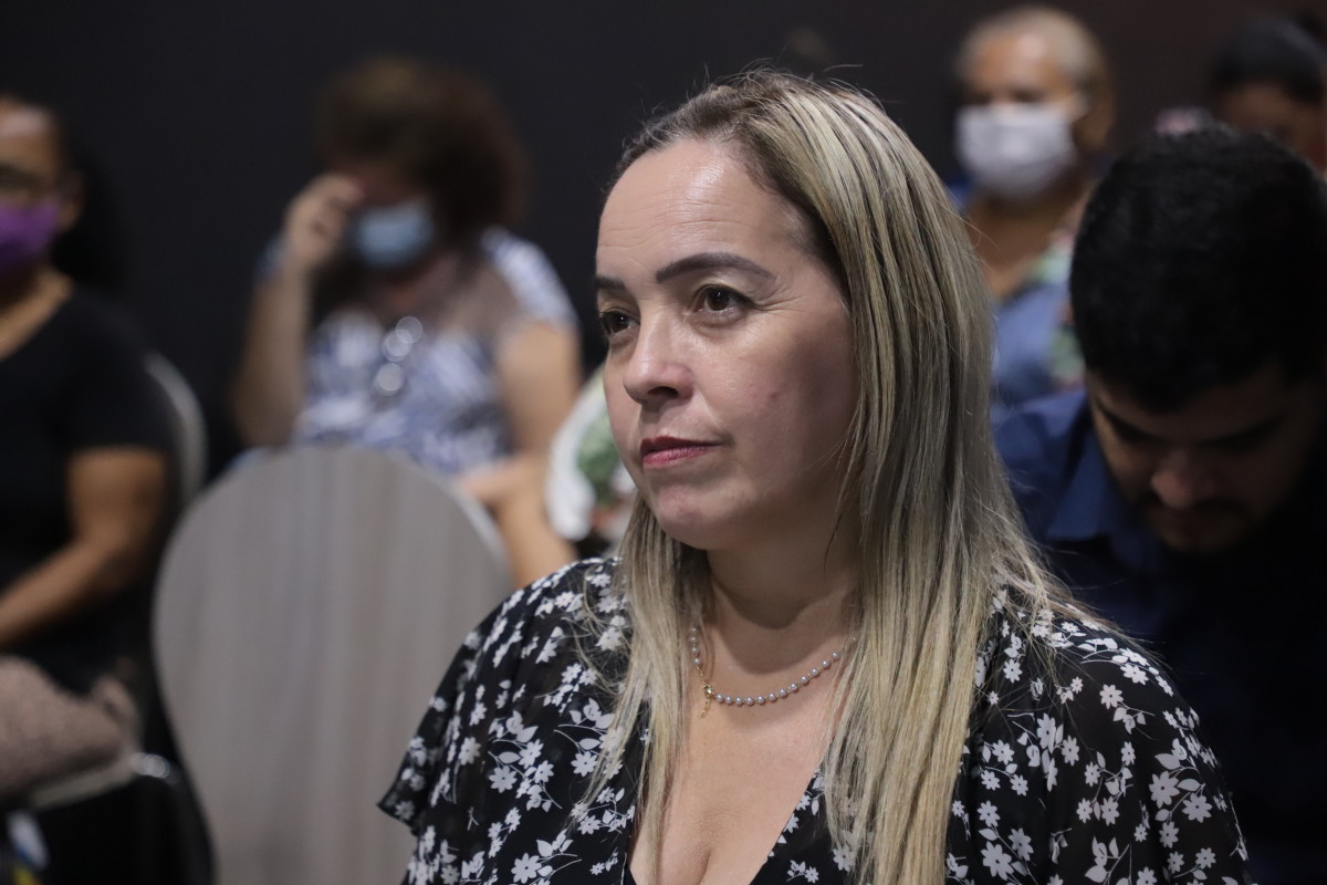 Artesãos recebem a carteira de identidade profissional do PAB, durante o “Estação Turismo”