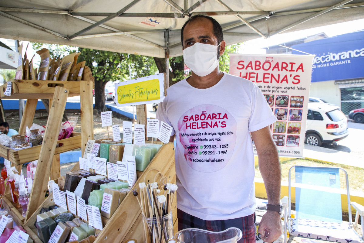 Giro Empreendedor leva exposição de artesanato à praça do Mercado Cultural
