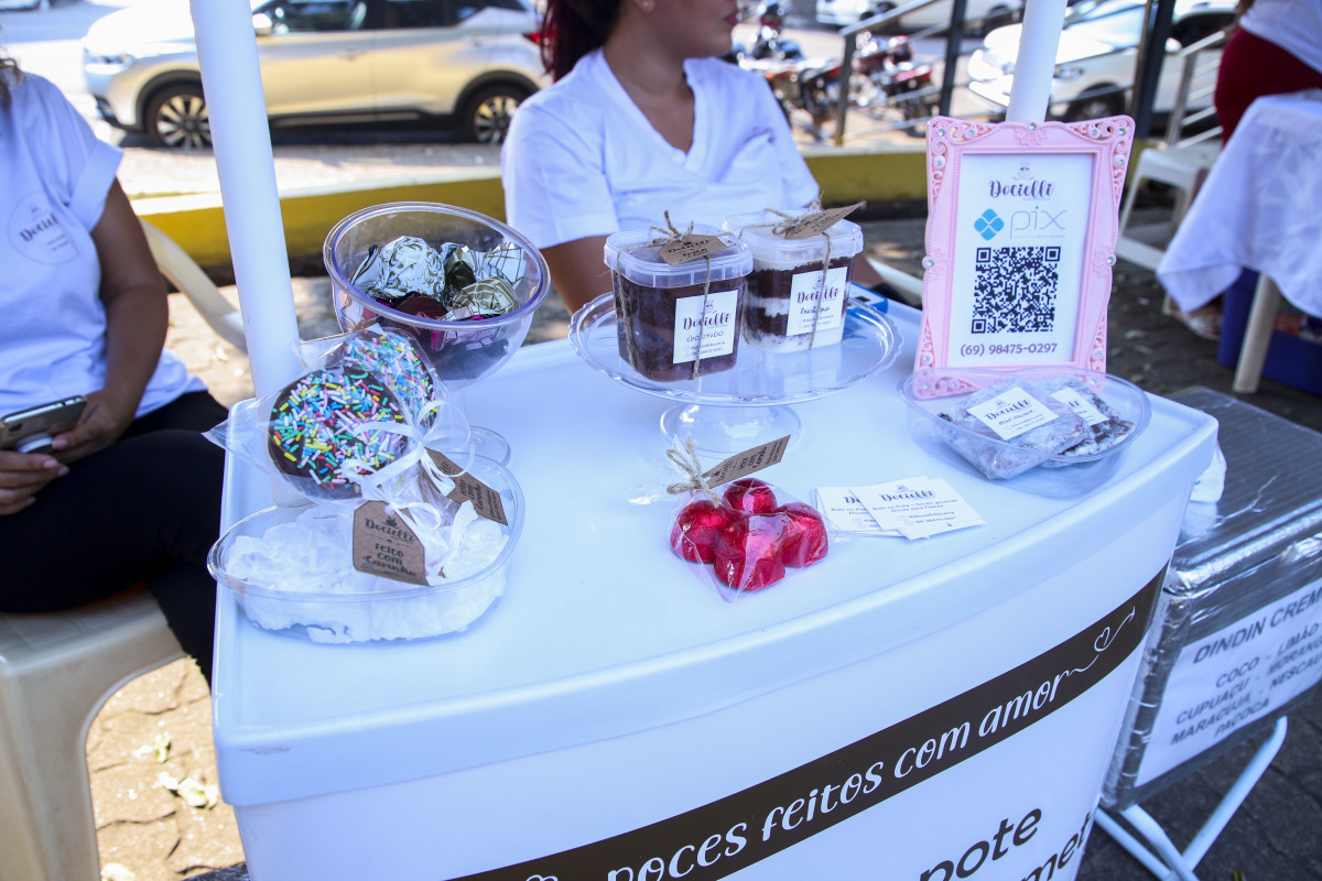 Giro Empreendedor leva exposição de artesanato à praça do Mercado Cultural